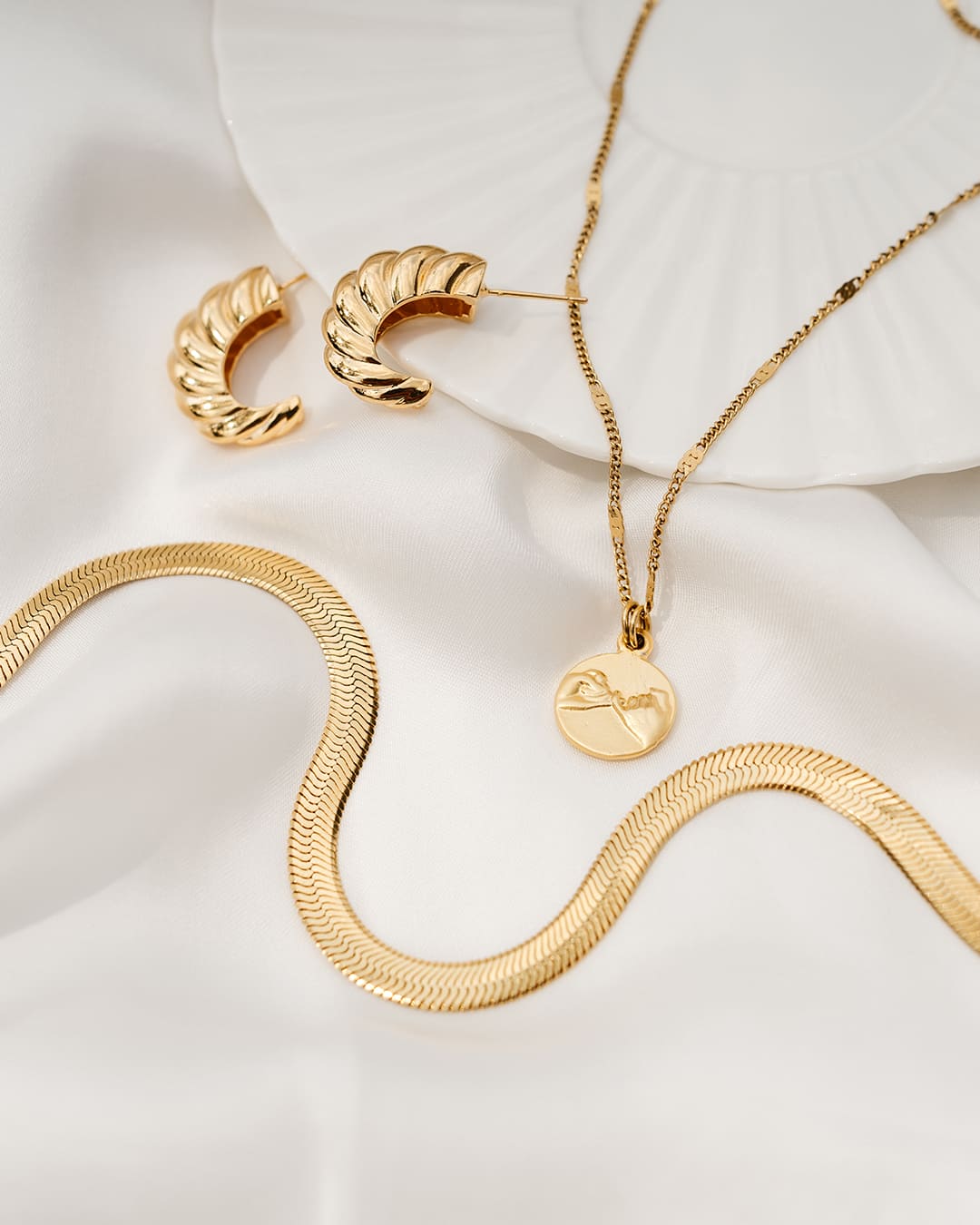 Cobra Gold Necklace