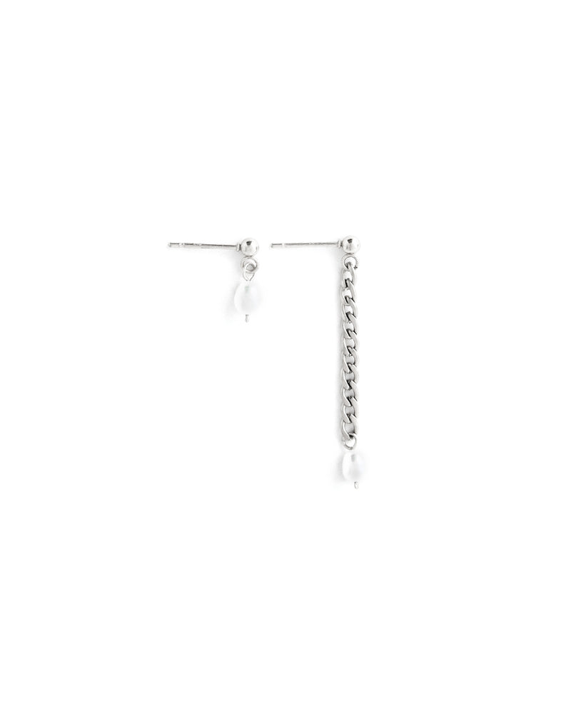 Eperlan | Silver Asymmetrical Pearl Earrings